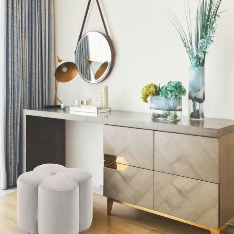 Footstools & Ottomans * | Meridian Furniture Clover Velvet Flower Shaped Ottoman